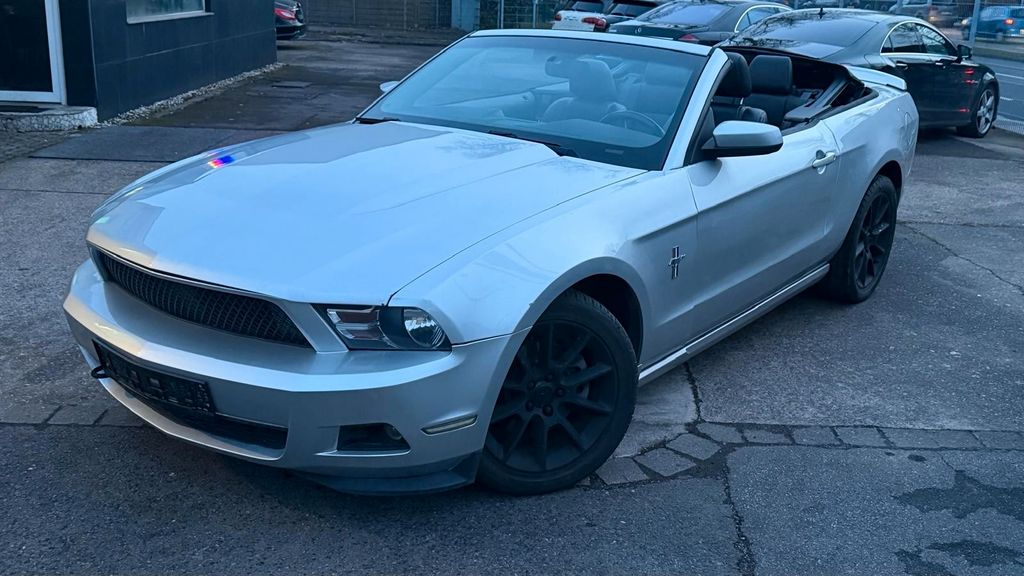 Ford Mustang 181.000 km 12.300 &euro; Mülheim 45475