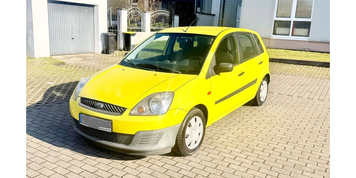Ford Fiesta 149.000 km 2.400 &euro; Dortmund 44225