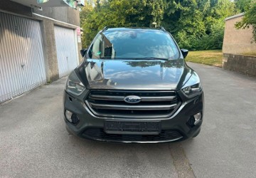 Ford Kuga 82.000 km 8.950 &euro; Bochum 44866