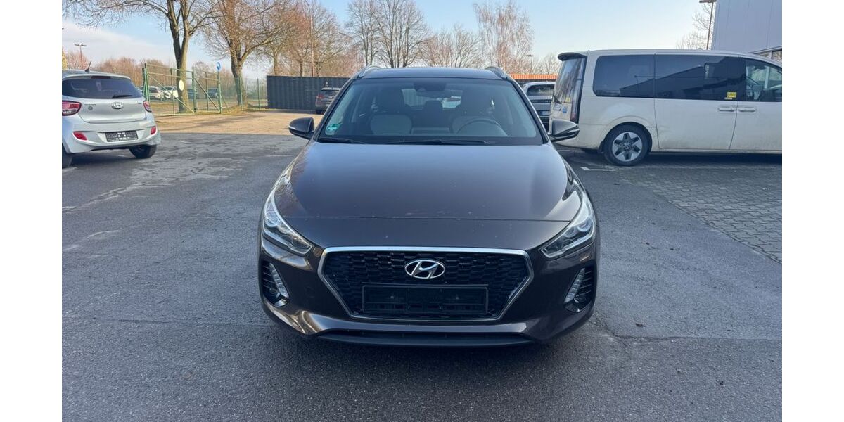 Hyundai i30 85.000 km 11.999 &euro; Gelsenkirchen 45879