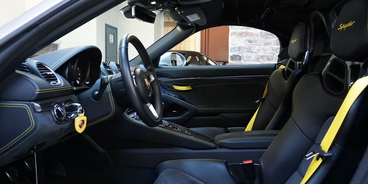 Porsche Cayman 718 Spyder PCCB 918 PDLS+ Approved 7.890 km 118.900 &euro; Wuppertal 42327