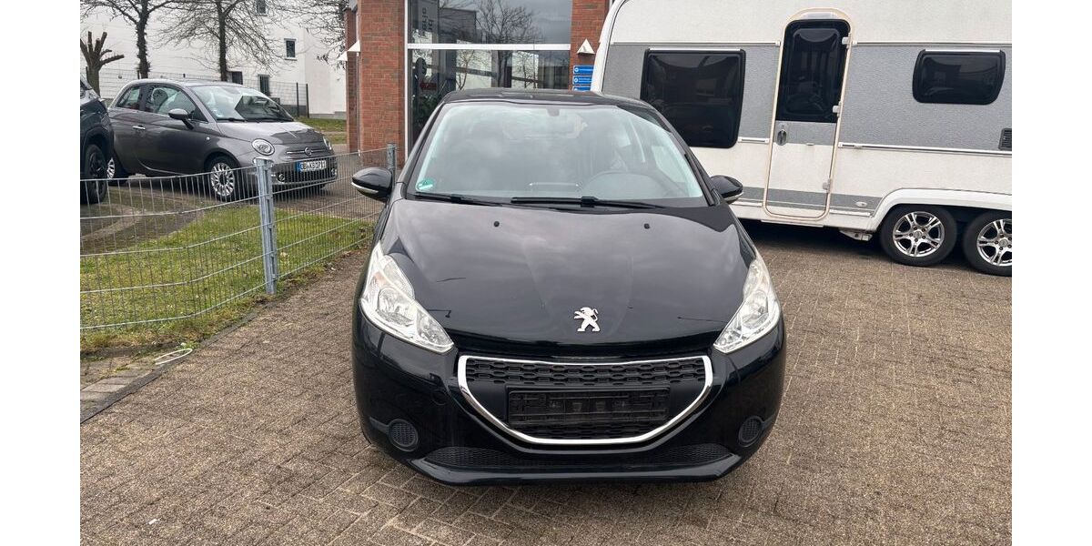 Peugeot 208 69.000 km 4.900 &euro; Oberhausen 46049