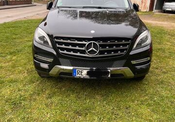 Mercedes-Benz ML 350 330.000 km 13.500 &euro; Datteln 45711
