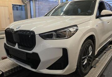 BMW iX1 32.369 km 36.405 &euro; Hagen 58091