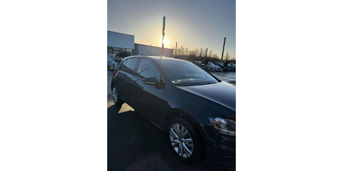 VW Golf 152.000 km 9.450 &euro; Bochum 44807