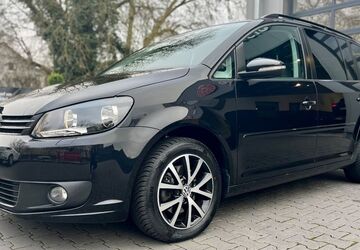 VW Touran 127.400 km 10.250 &euro; Bochum 44894