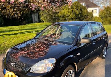 Kia Rio 181.000 km 1.900 &euro; Essen 45276