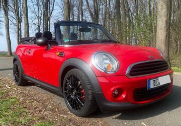 Mini One Cabrio 123.276 km 9.000 &euro; Recklinghausen 45657