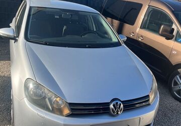 VW Golf 121.000 km 8.600 &euro; Bochum 44795