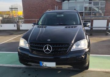 Mercedes-Benz ML 500 196.000 km 11.999 &euro; Essen 45355
