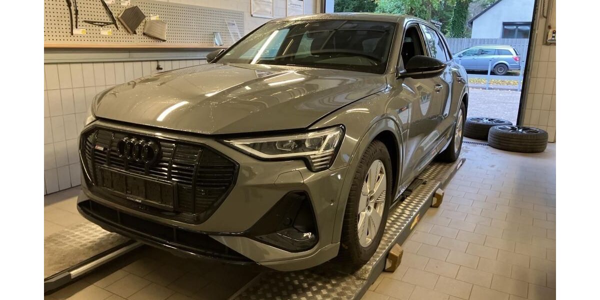 Audi e-tron 56.721 km 36.830 &euro; Hagen 58091
