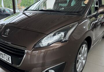 Peugeot 5008 181.382 km 12.890 &euro; Bottrop 46236