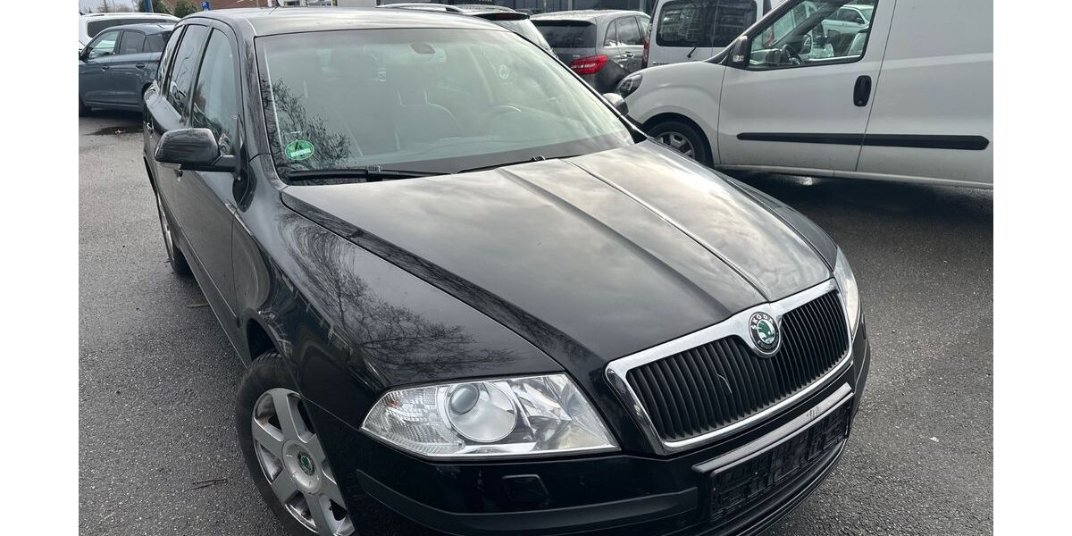 Skoda Octavia 174.000 km 5.700 &euro; ESSEN 45326