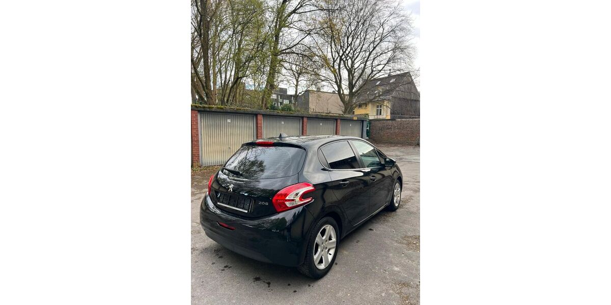 Peugeot 208 93.877 km 5.500 &euro; Wuppertal 42107