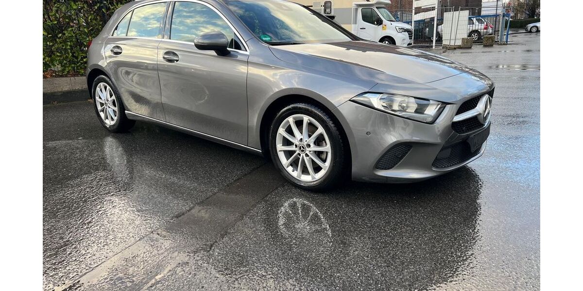 Mercedes-Benz A 180 384.000 km 12.950 &euro; Gelsenkirchen 45894